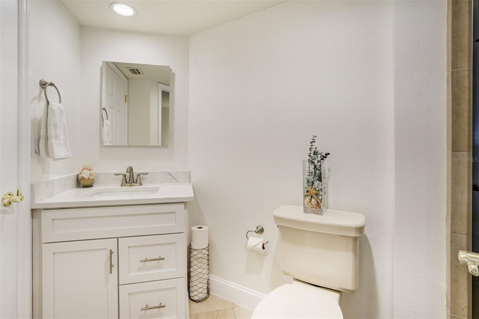 Image 20 of 33 For 1310 Gulf Boulevard 15b