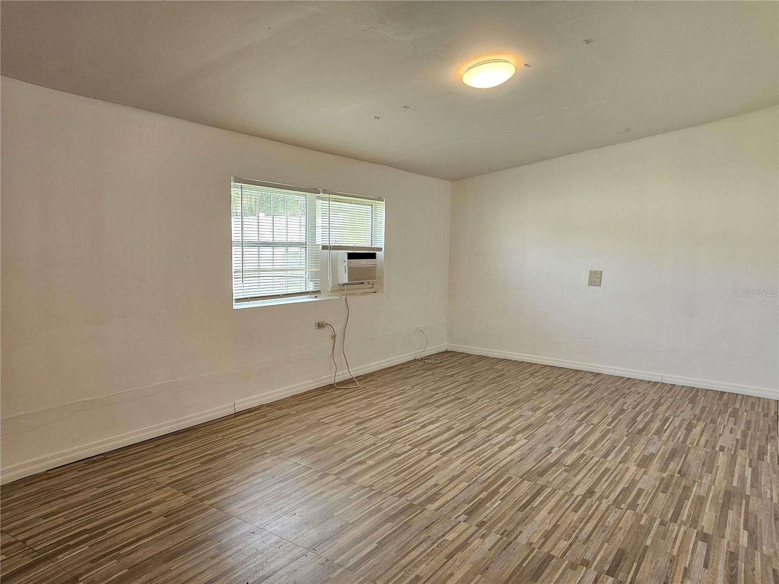 Image 11 of 22 For 1206 Wabash Avenue