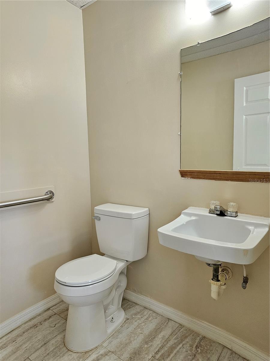 Image 21 of 22 For 1206 Wabash Avenue