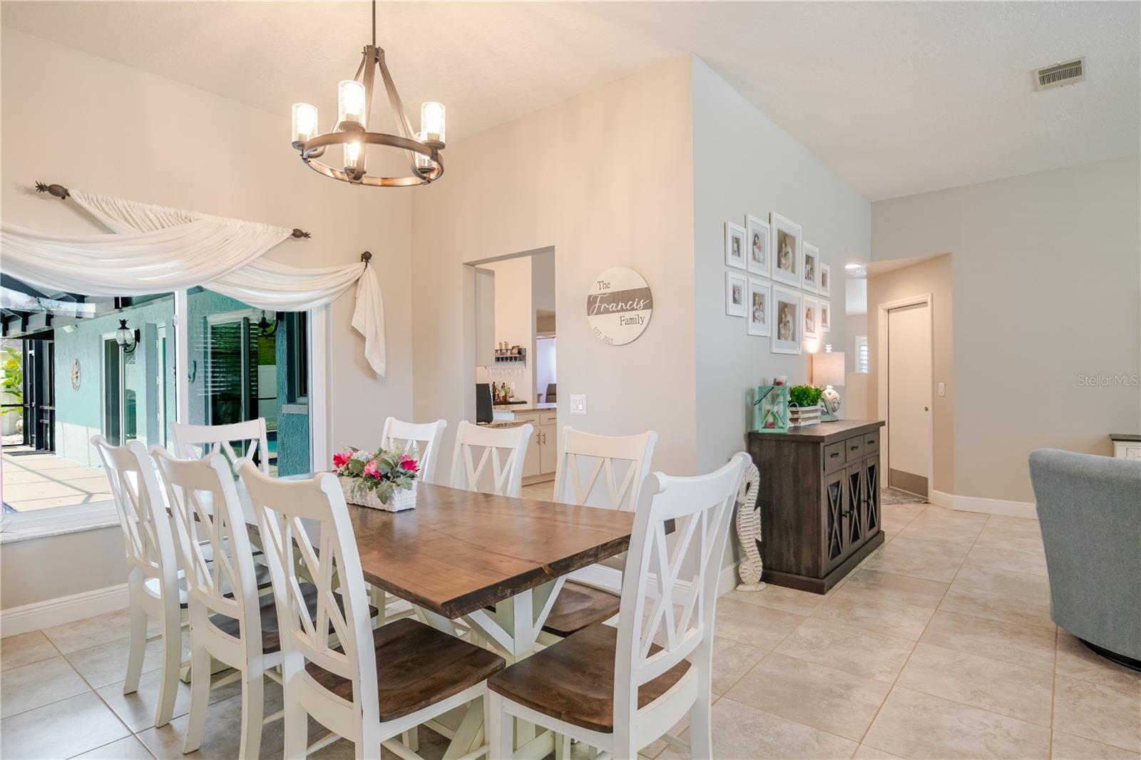 Listing photo id 14 for 12057 Stone Crossing Circle