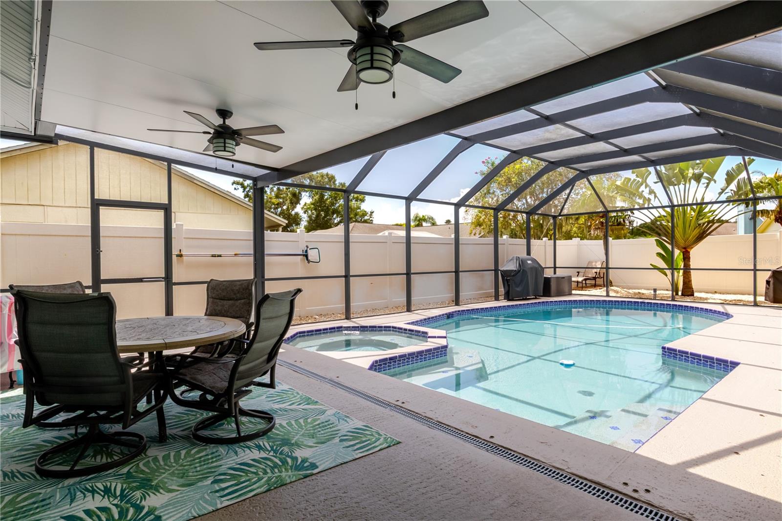 Listing photo id 0 for 12057 Stone Crossing Circle