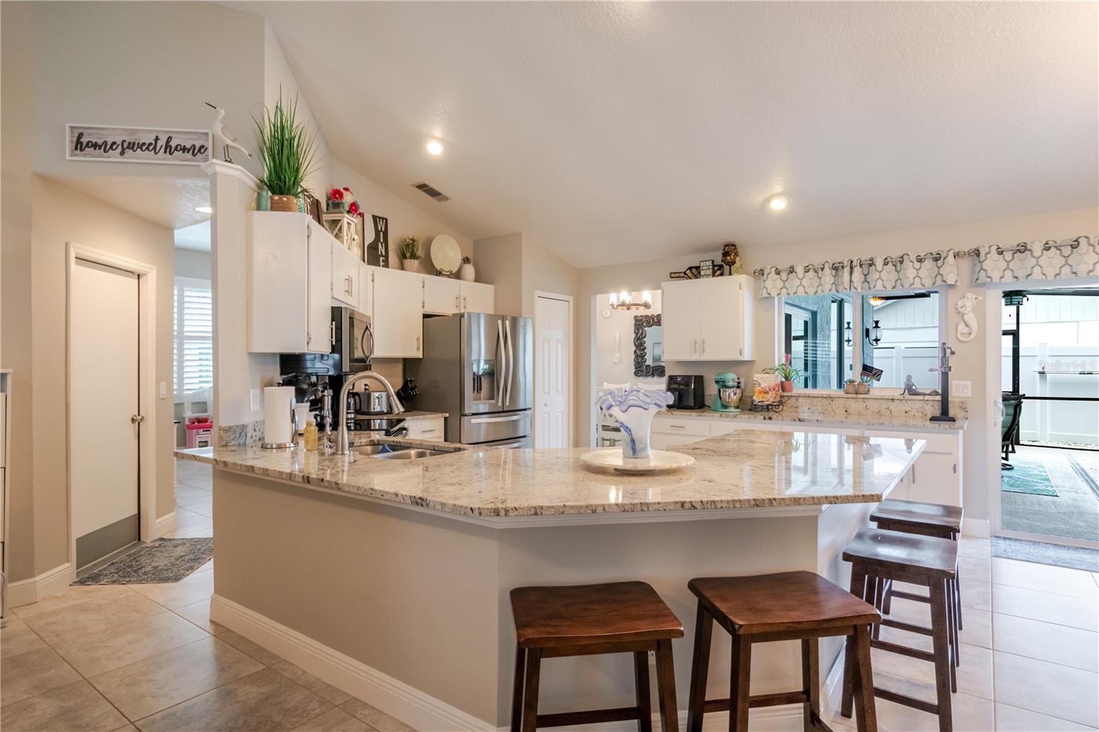 Listing photo id 24 for 12057 Stone Crossing Circle