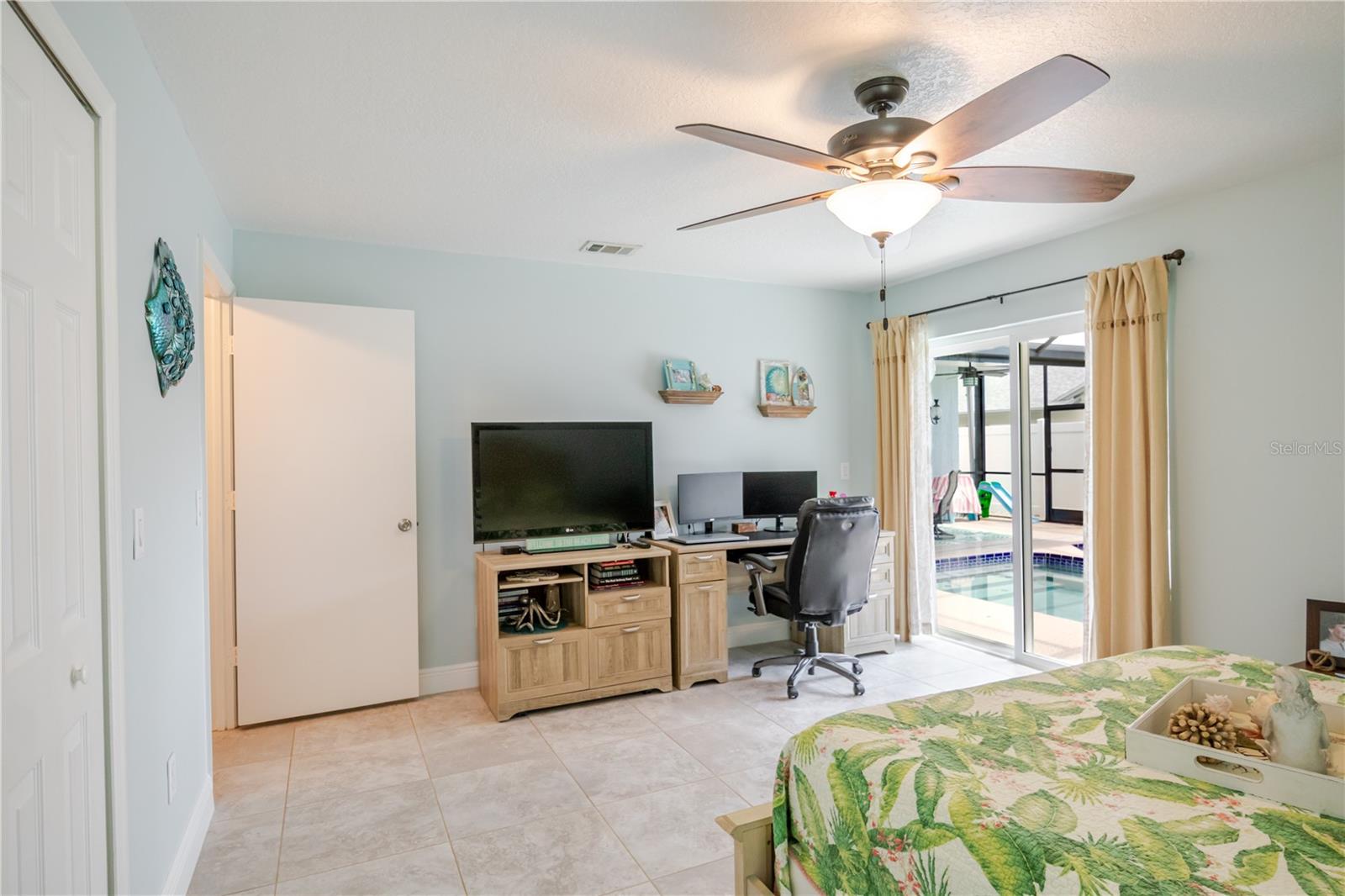 Listing photo id 29 for 12057 Stone Crossing Circle