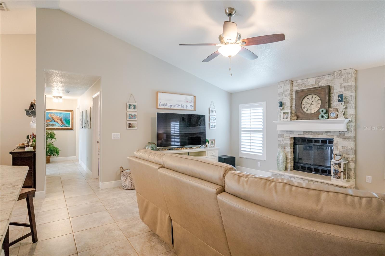 Listing photo id 33 for 12057 Stone Crossing Circle