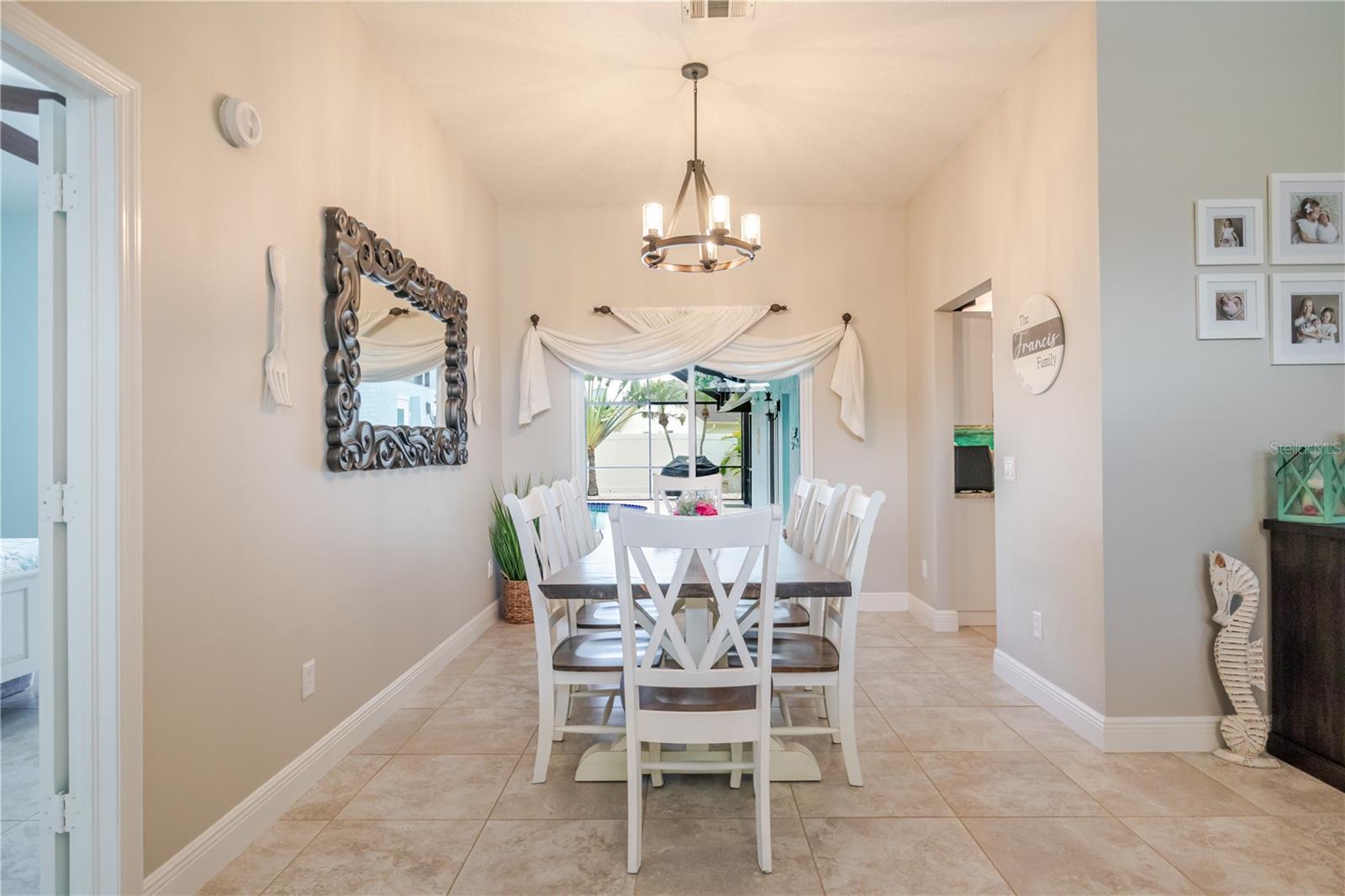 Listing photo id 35 for 12057 Stone Crossing Circle
