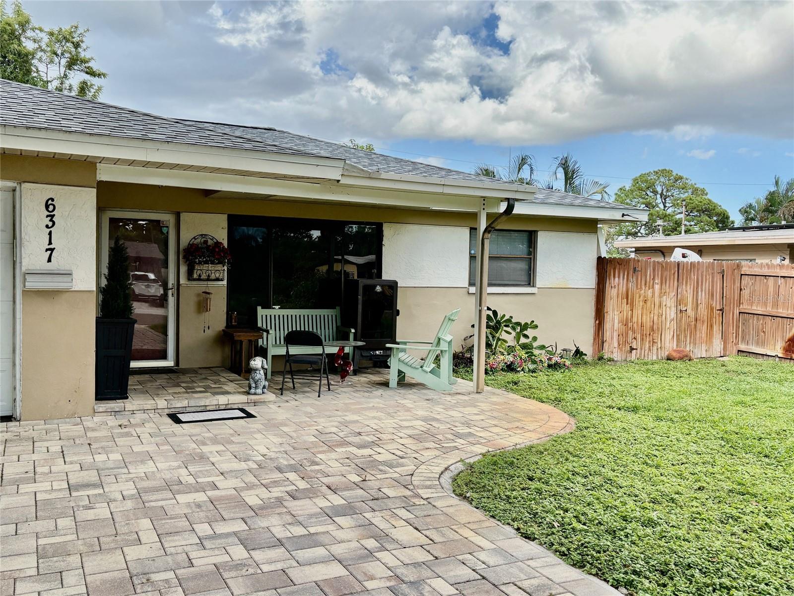 Image 4 of 25 For 6317 18th Avenue N