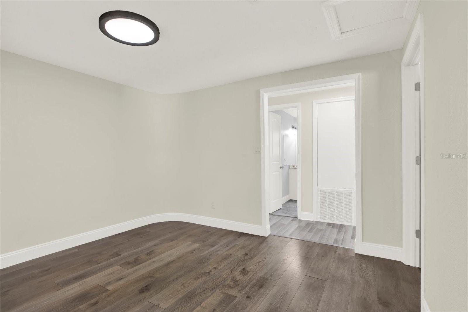 Image 10 of 33 For 912 Parsons Avenue A