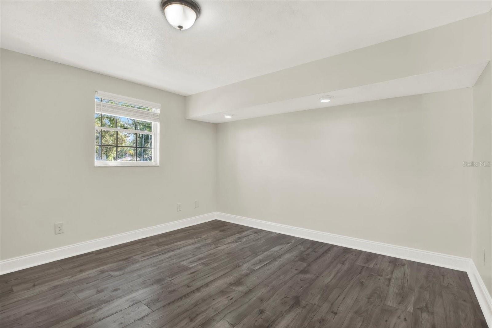 Image 15 of 33 For 912 Parsons Avenue A