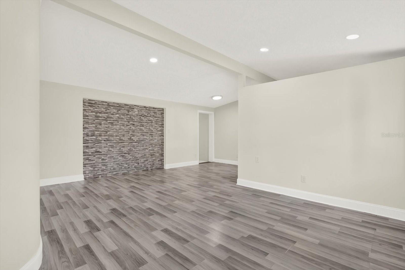 Image 2 of 33 For 912 Parsons Avenue A