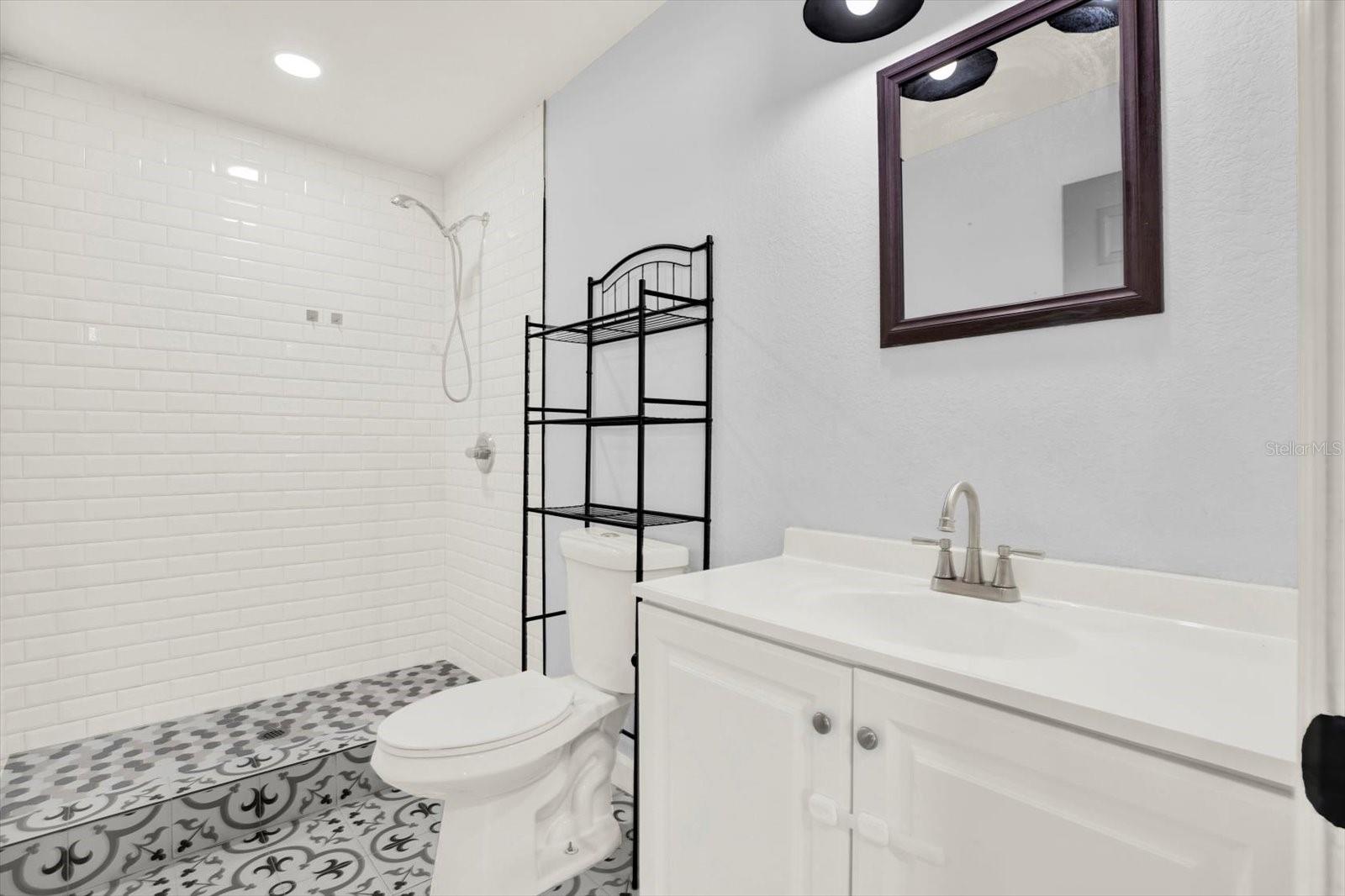 Image 24 of 33 For 912 Parsons Avenue A