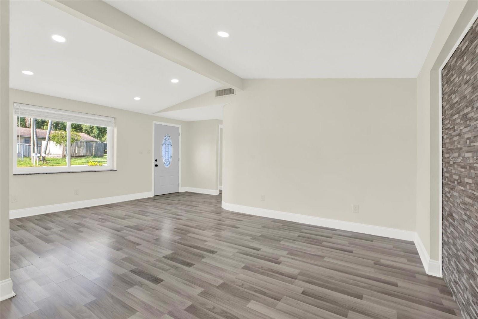 Image 3 of 33 For 912 Parsons Avenue A