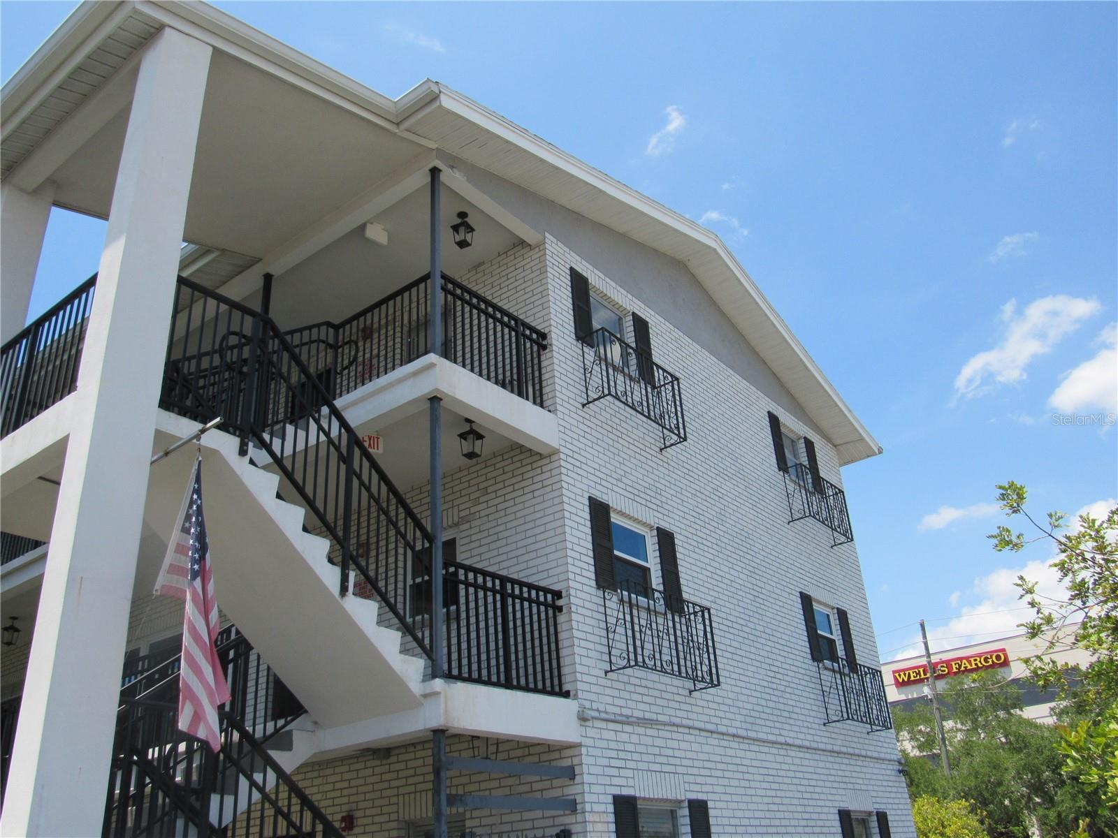 Image 3 of 32 For 4050 4th Street N 329