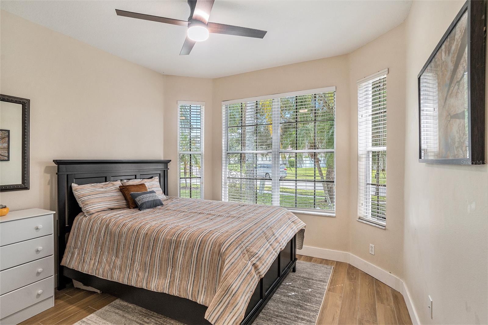 Image 19 of 32 For 3355 Chessington Drive