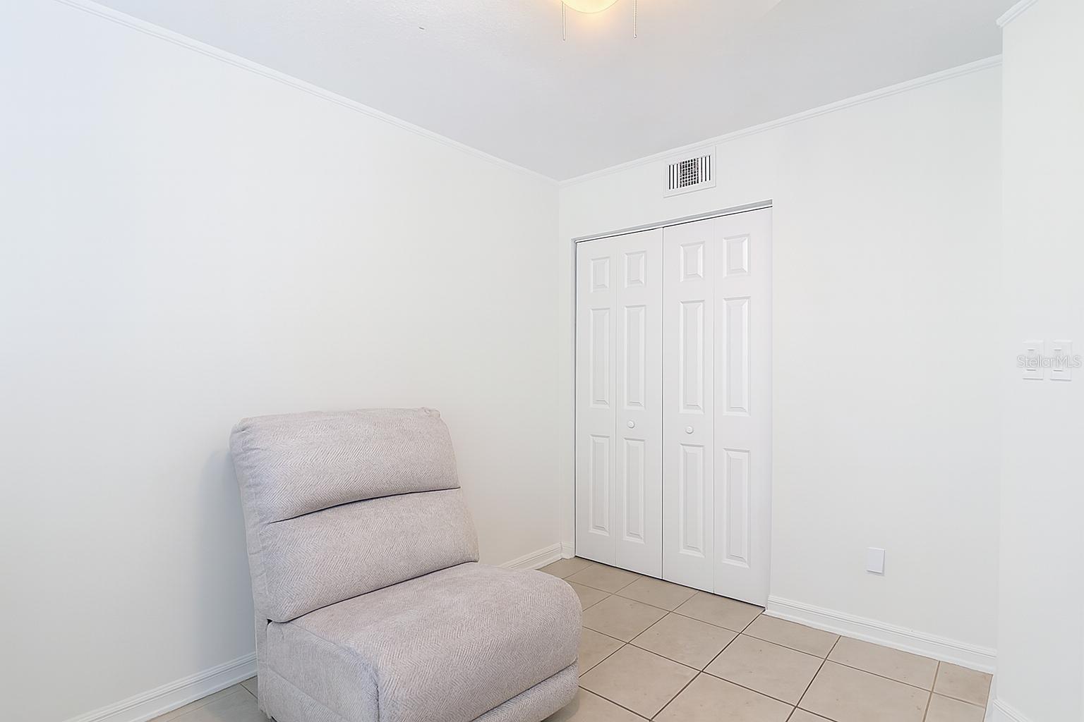 Image 11 of 22 For 10131 Lake Oak Circle