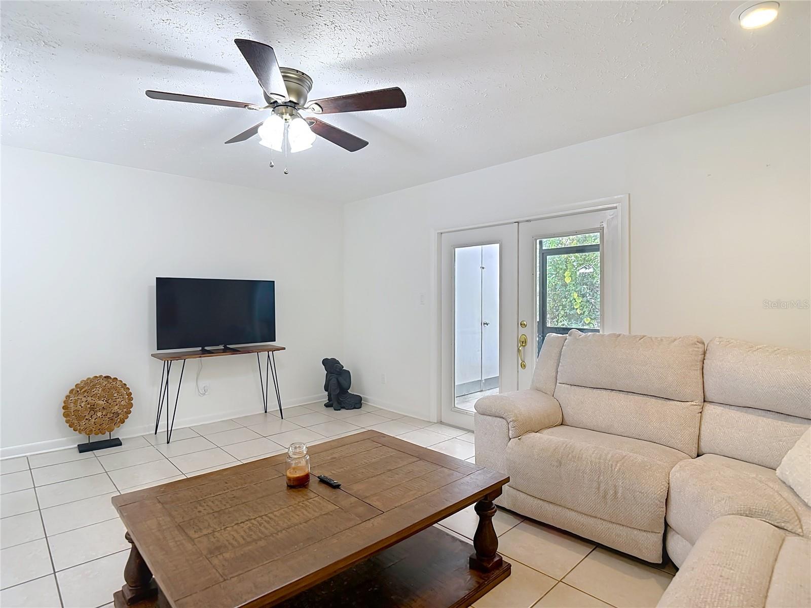 Image 6 of 22 For 10131 Lake Oak Circle