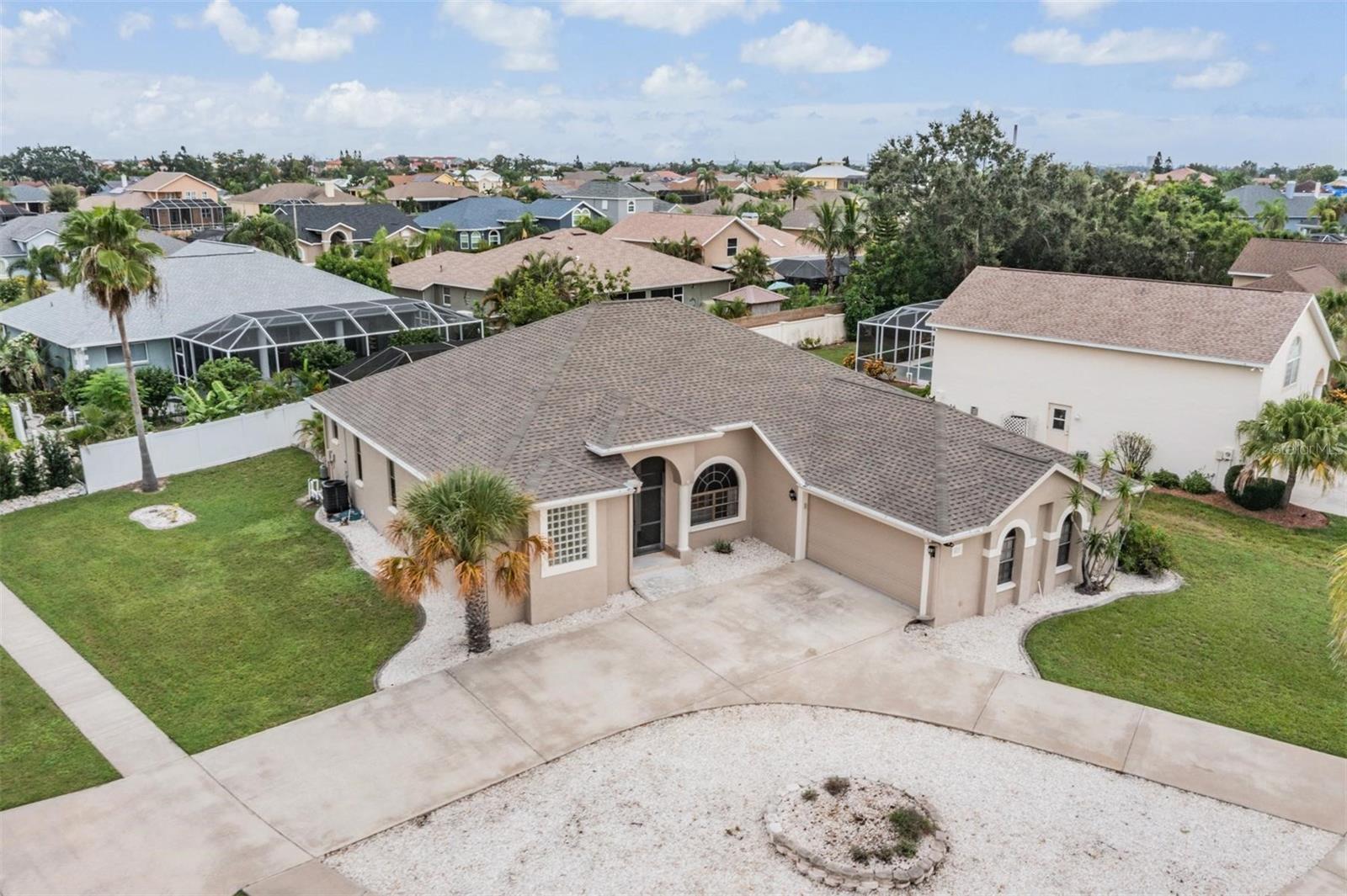 Image 31 of 39 For 821 Greenview Dr