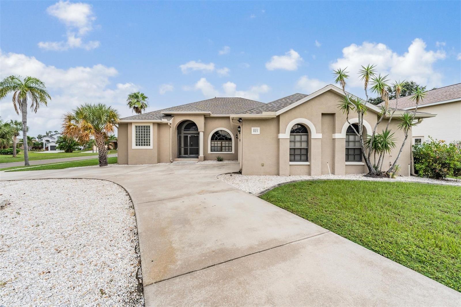 Image 36 of 39 For 821 Greenview Dr