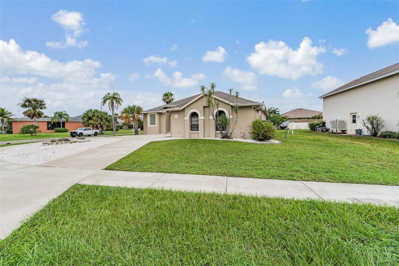 Image 37 of 39 For 821 Greenview Dr