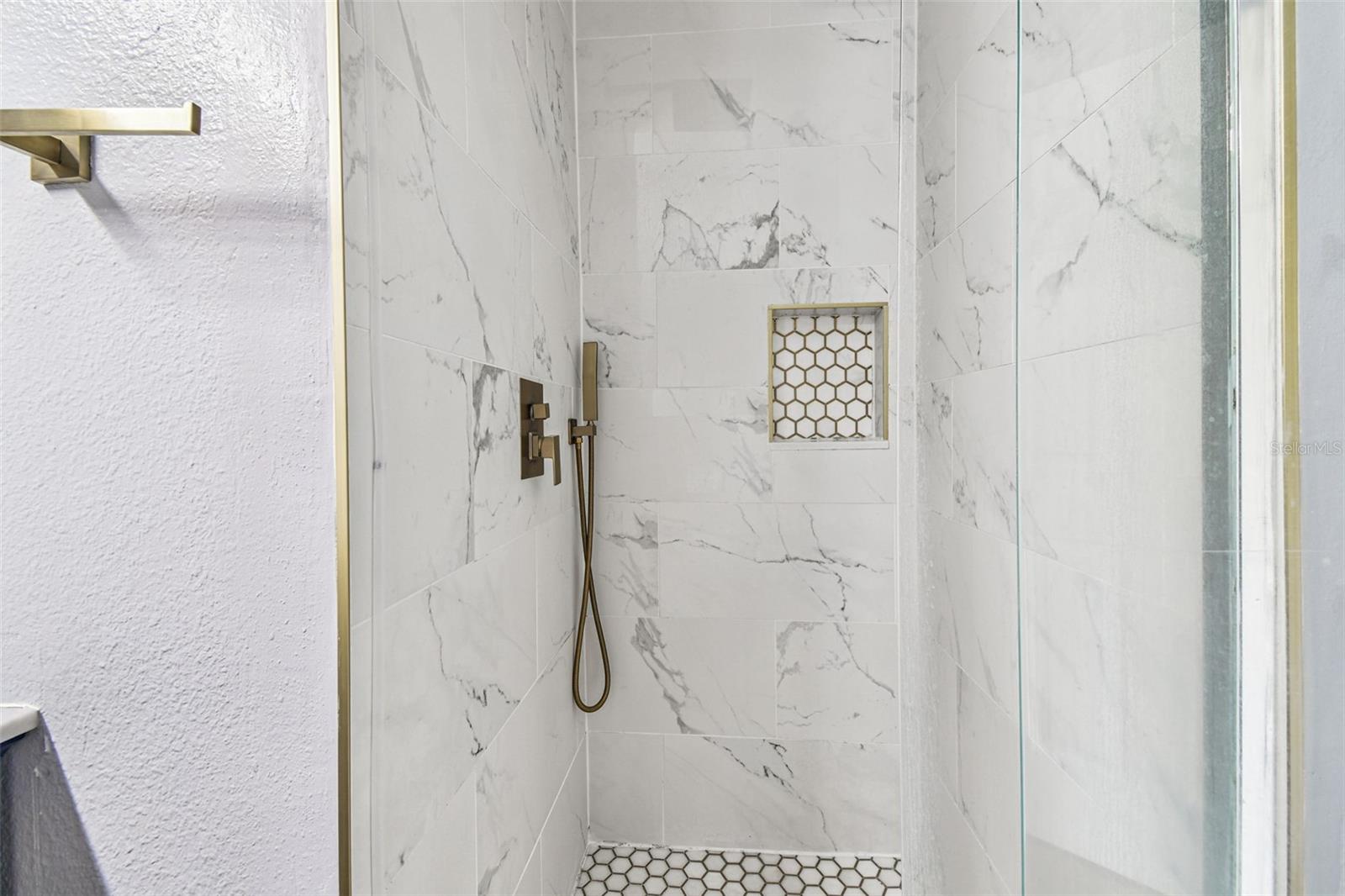 Image 31 of 61 For 11013 Laurel Brook Court