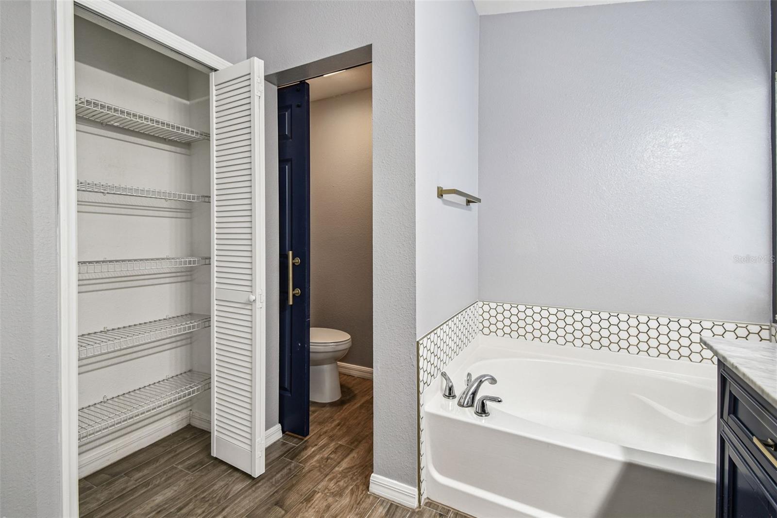 Image 32 of 61 For 11013 Laurel Brook Court