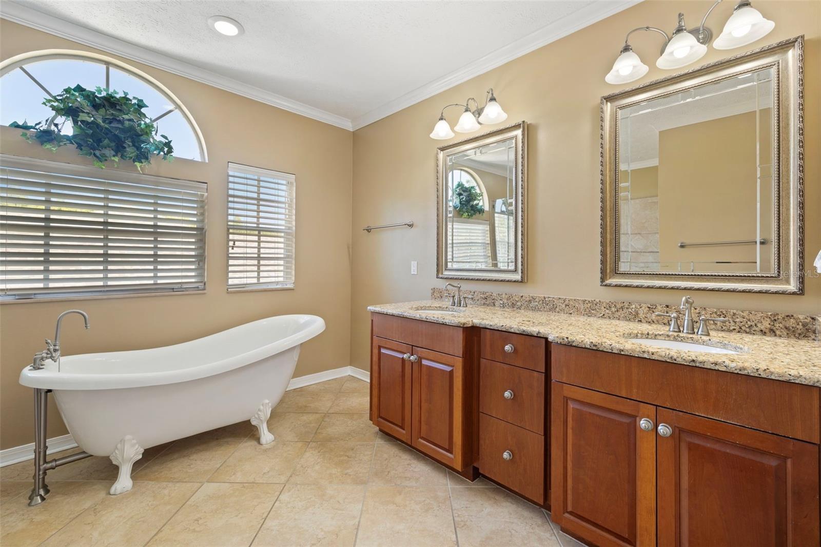 Image 42 of 76 For 18756 Wimbledon Circle