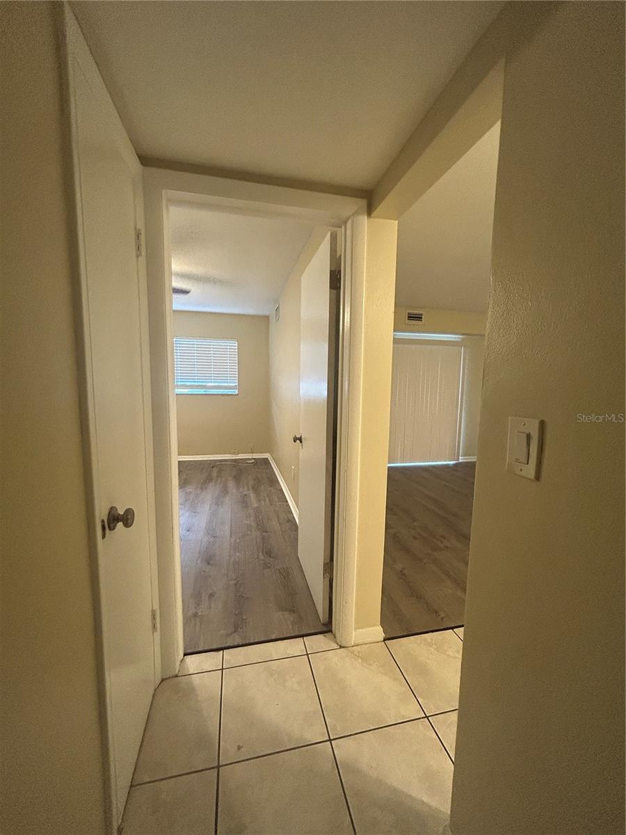 Image 18 of 23 For 1329 Drew Street 4