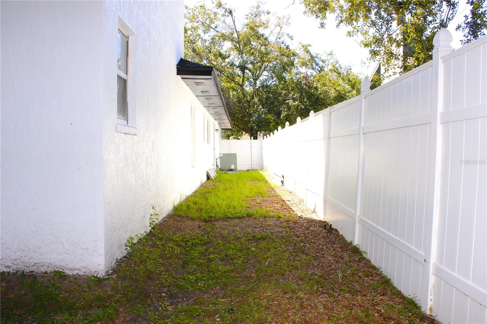 Listing photo id 13 for 5533 Pentail Circle