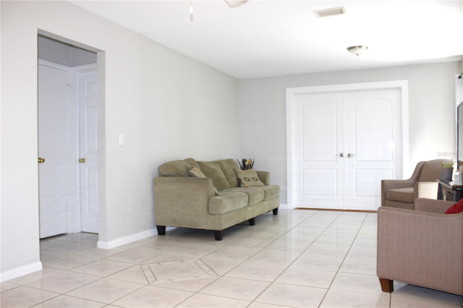 Listing photo id 33 for 5533 Pentail Circle