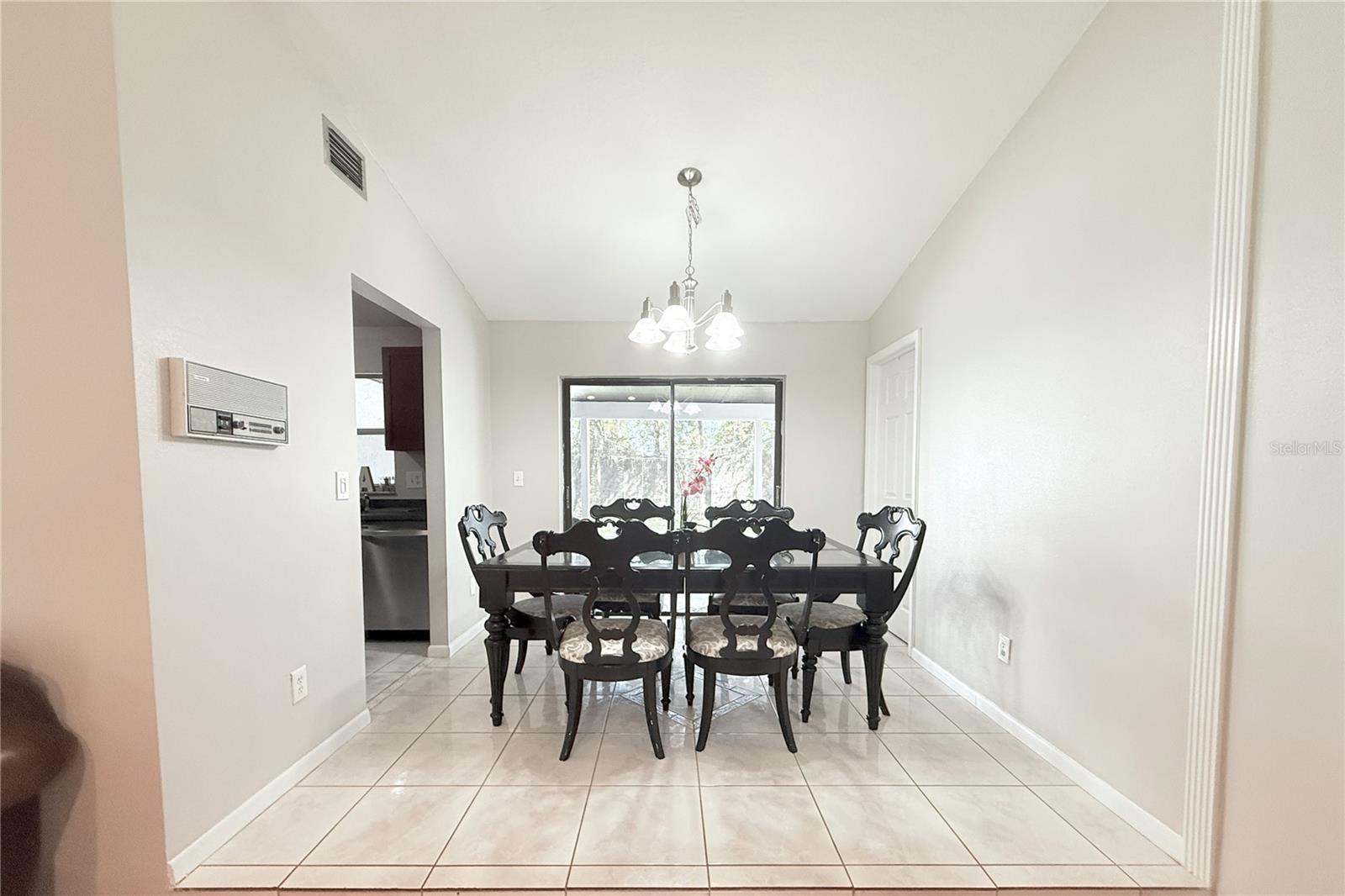 Listing photo id 37 for 5533 Pentail Circle