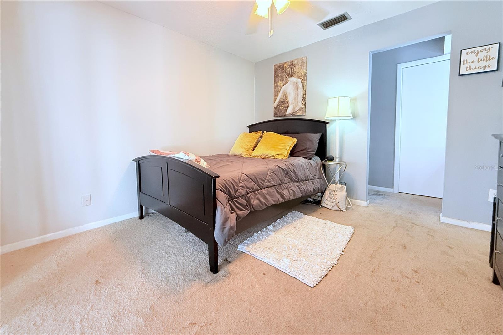 Listing photo id 47 for 5533 Pentail Circle