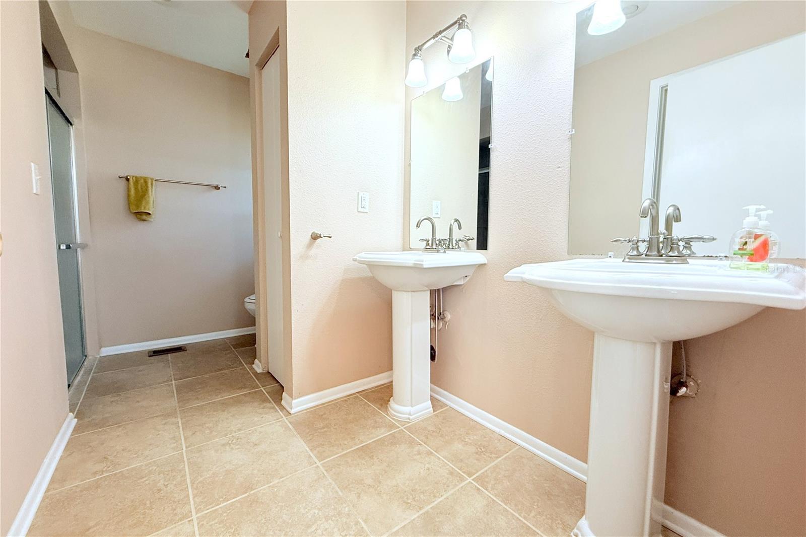 Listing photo id 59 for 5533 Pentail Circle