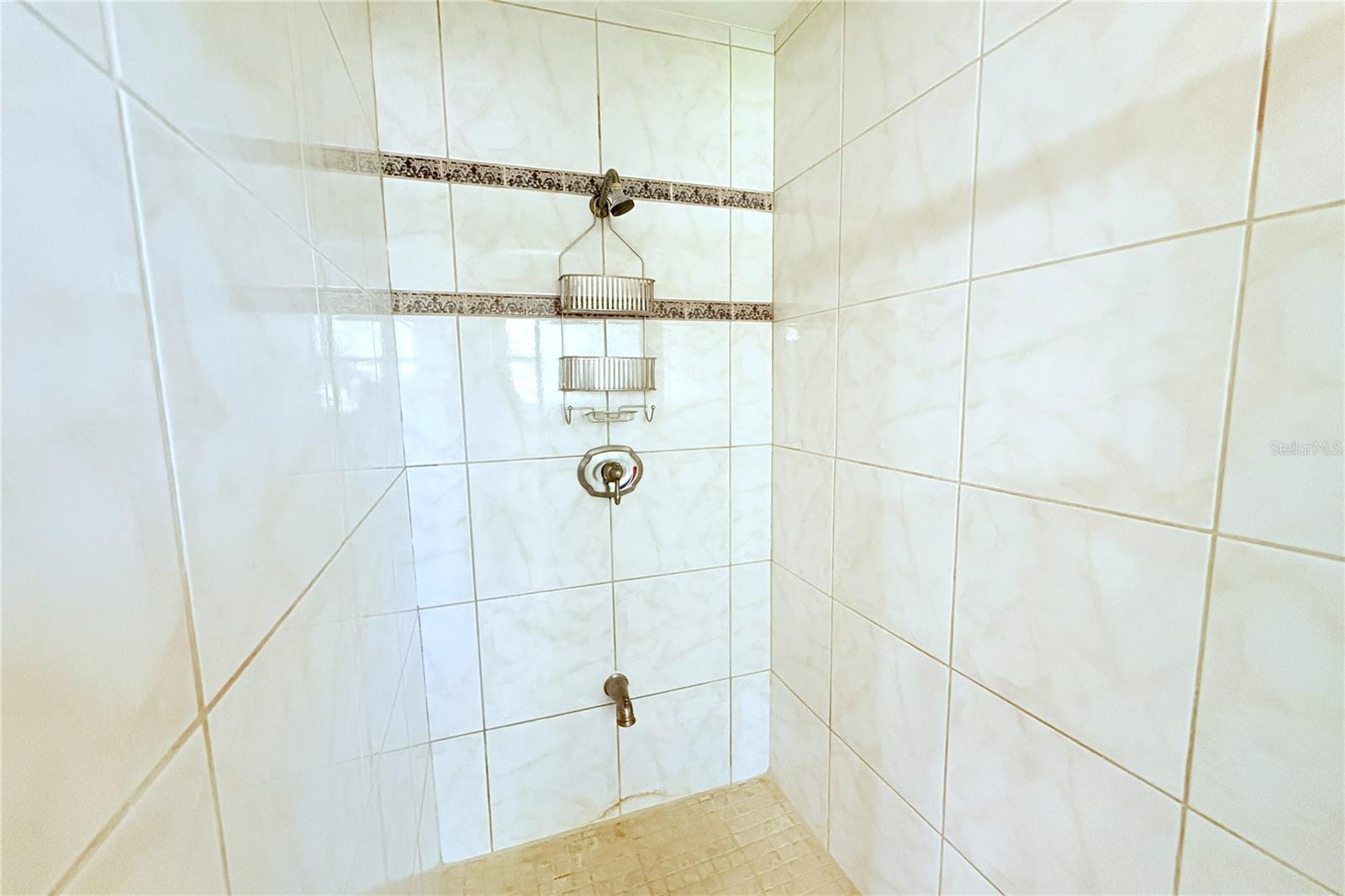 Listing photo id 62 for 5533 Pentail Circle