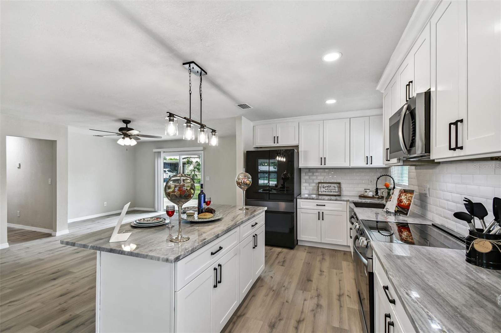 Image 14 of 48 For 3915 Pearl Avenue