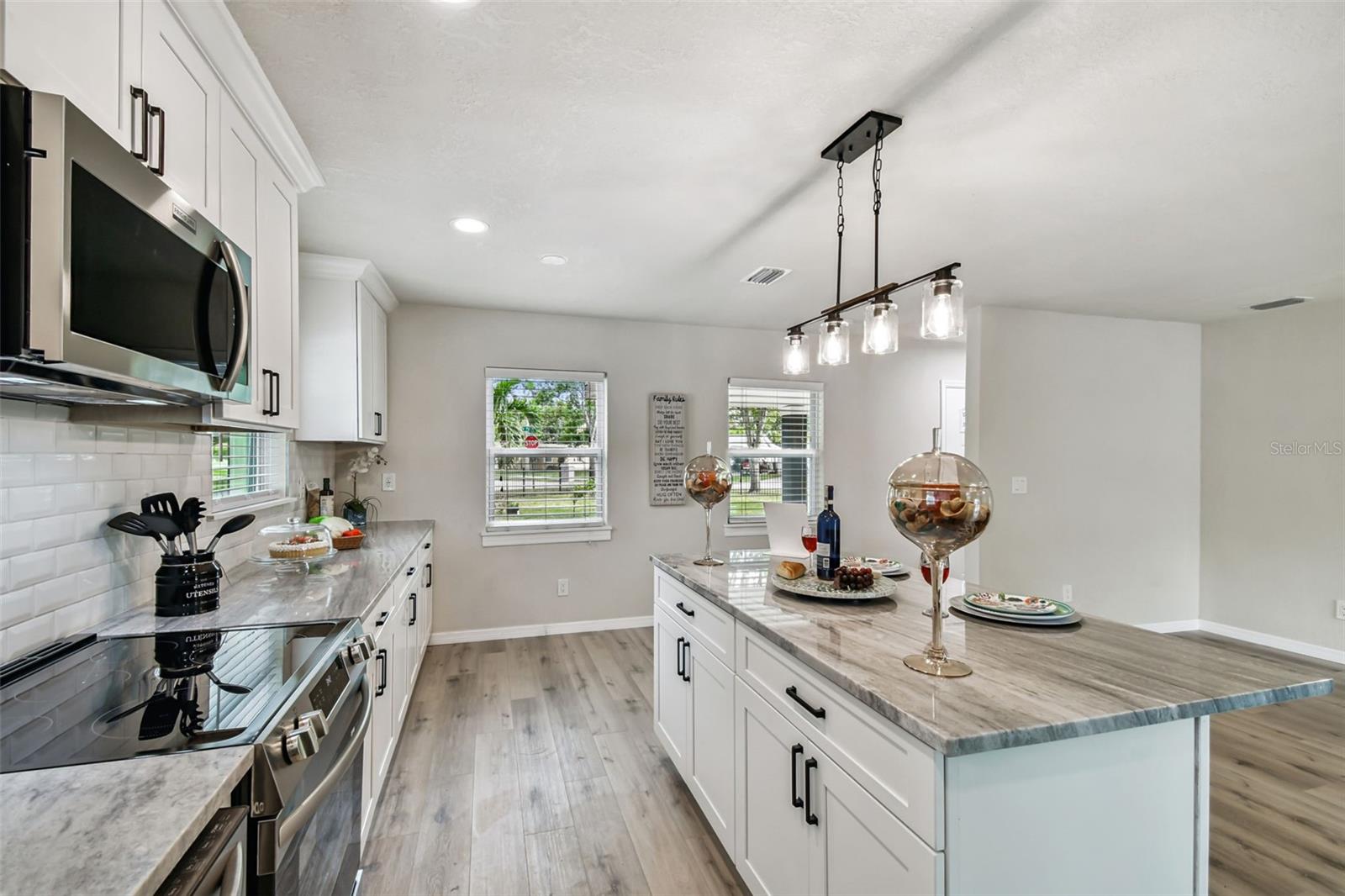 Image 18 of 48 For 3915 Pearl Avenue