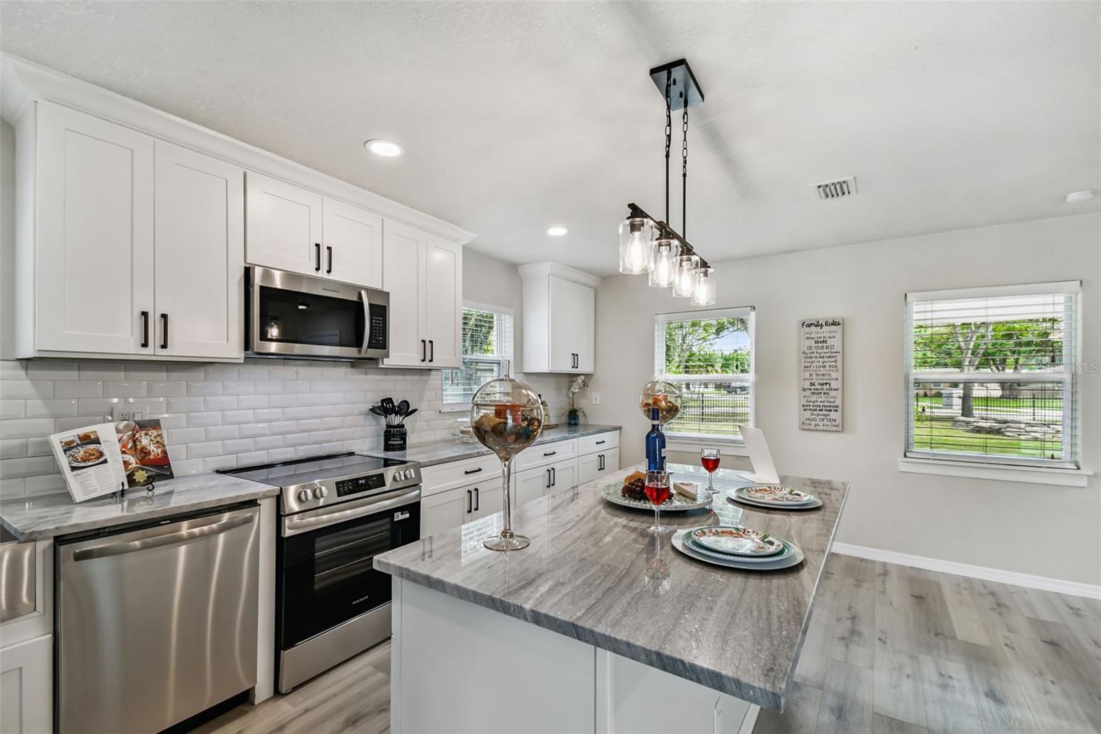 Image 19 of 48 For 3915 Pearl Avenue