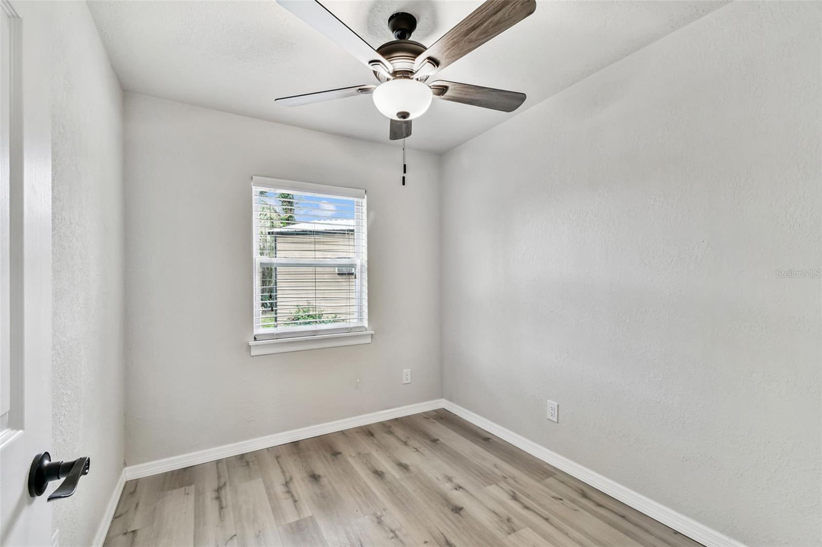 Image 29 of 48 For 3915 Pearl Avenue