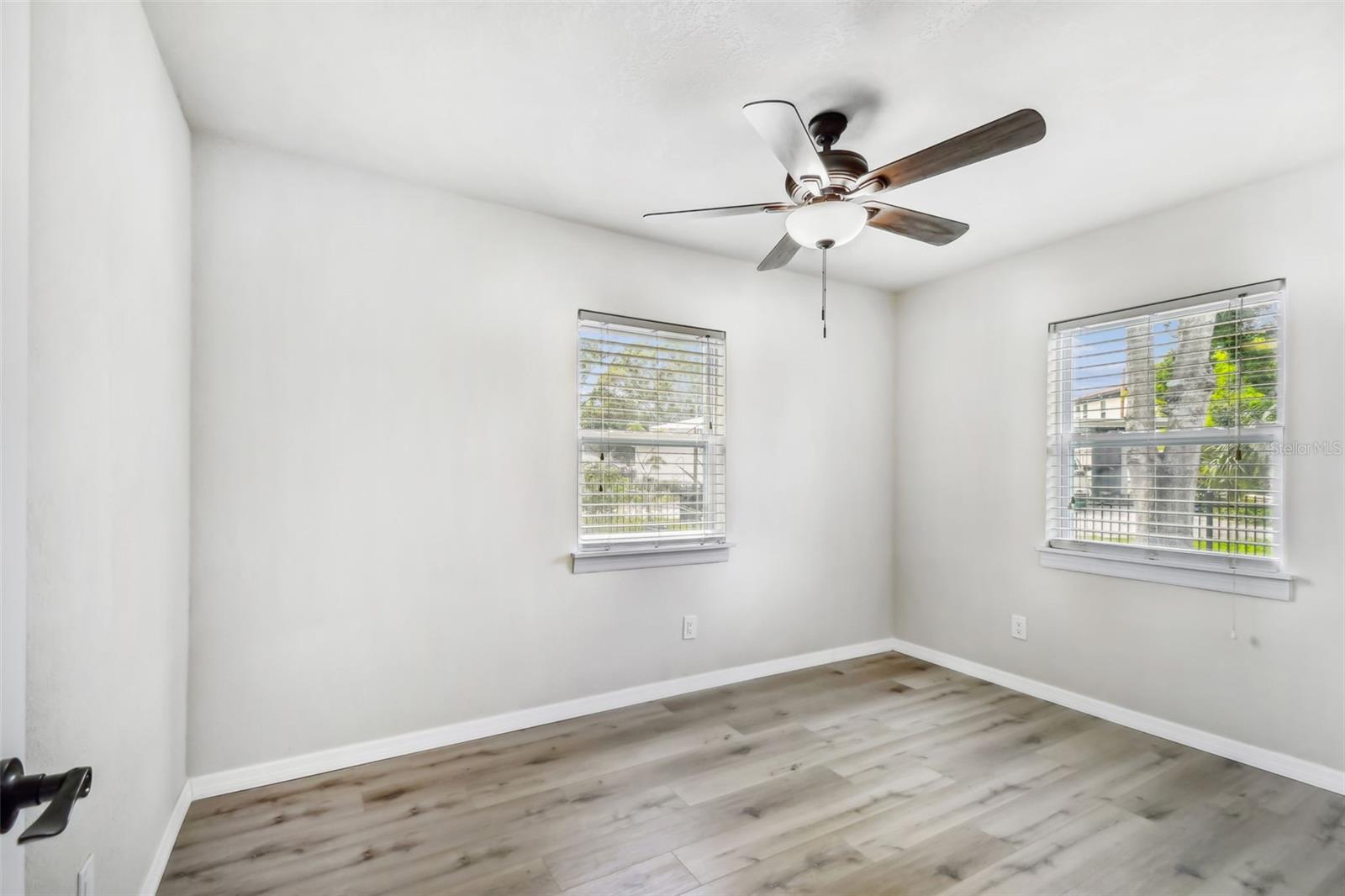 Image 31 of 48 For 3915 Pearl Avenue