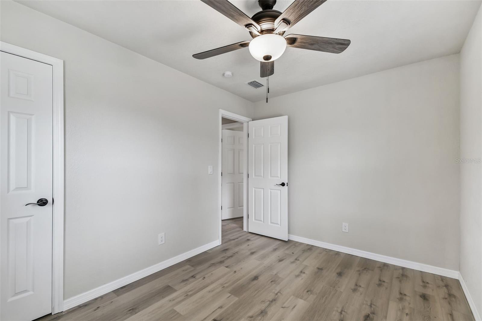 Image 32 of 48 For 3915 Pearl Avenue