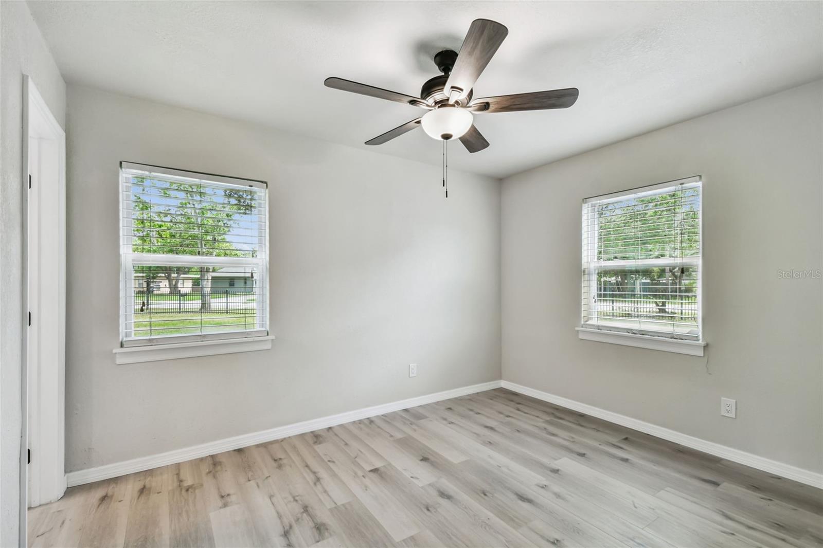 Image 34 of 48 For 3915 Pearl Avenue