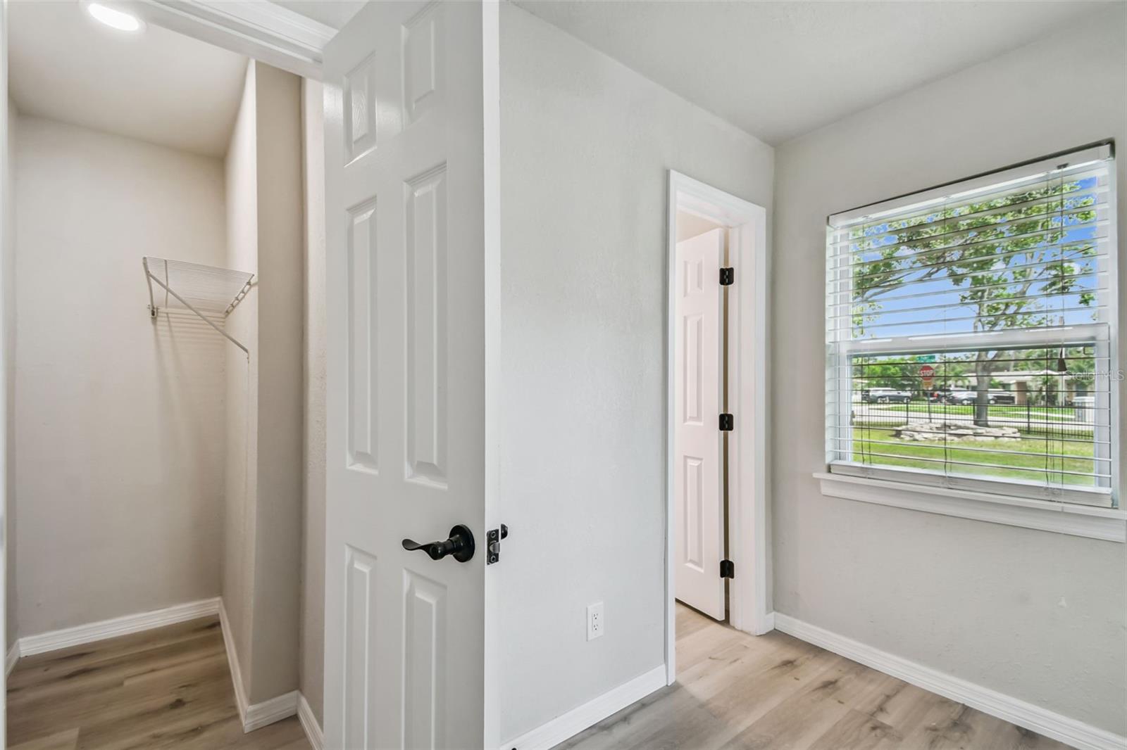 Image 37 of 48 For 3915 Pearl Avenue