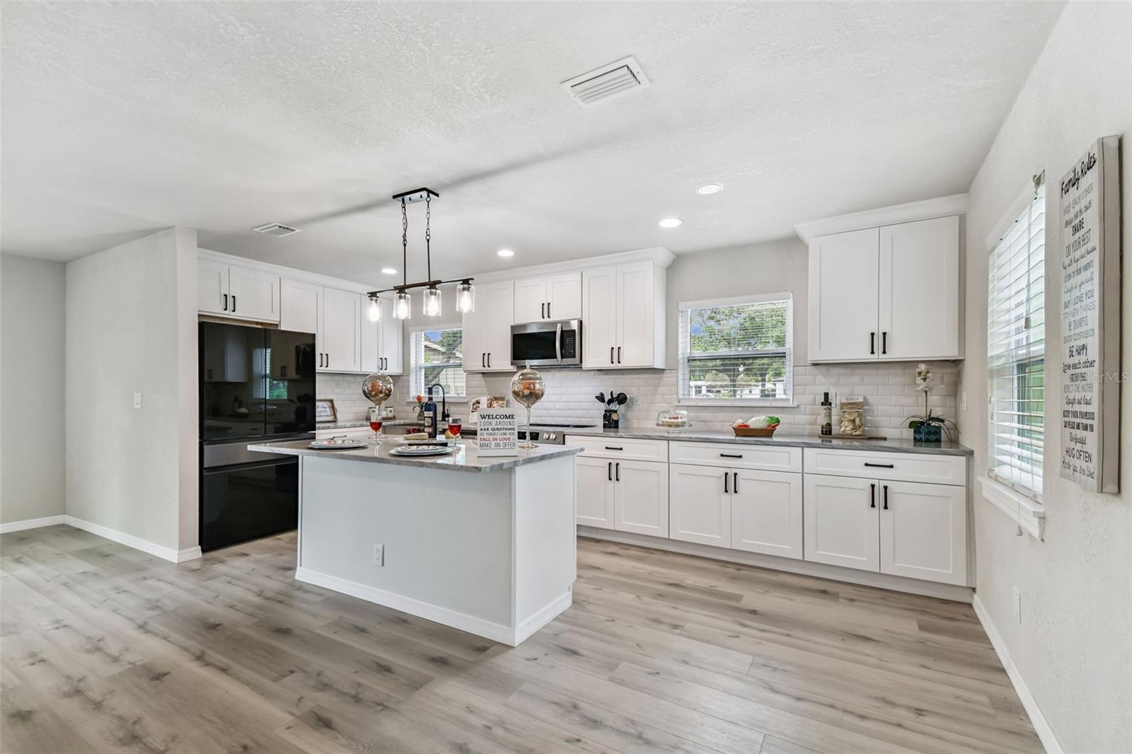 Image 8 of 48 For 3915 Pearl Avenue