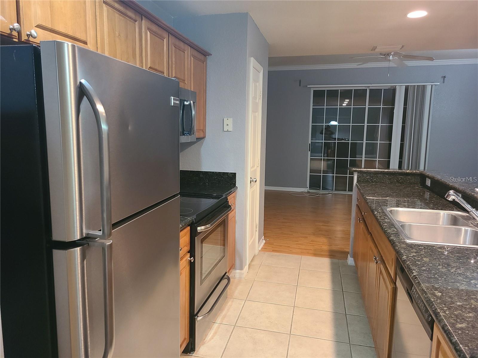 Image 9 of 10 For 5220 Hampton Beach Place 5220
