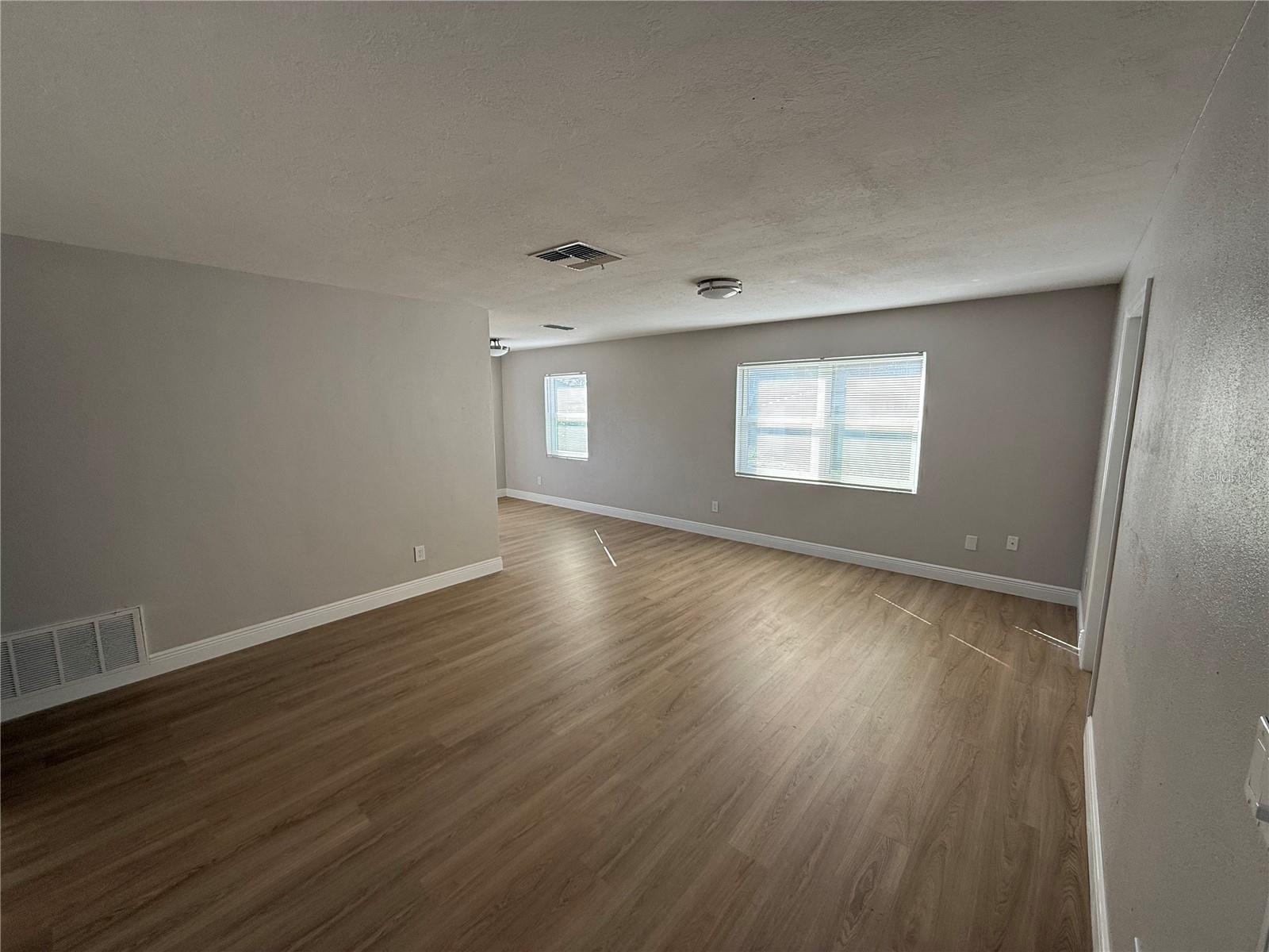 Image 10 of 24 For 6423 Skyline Court