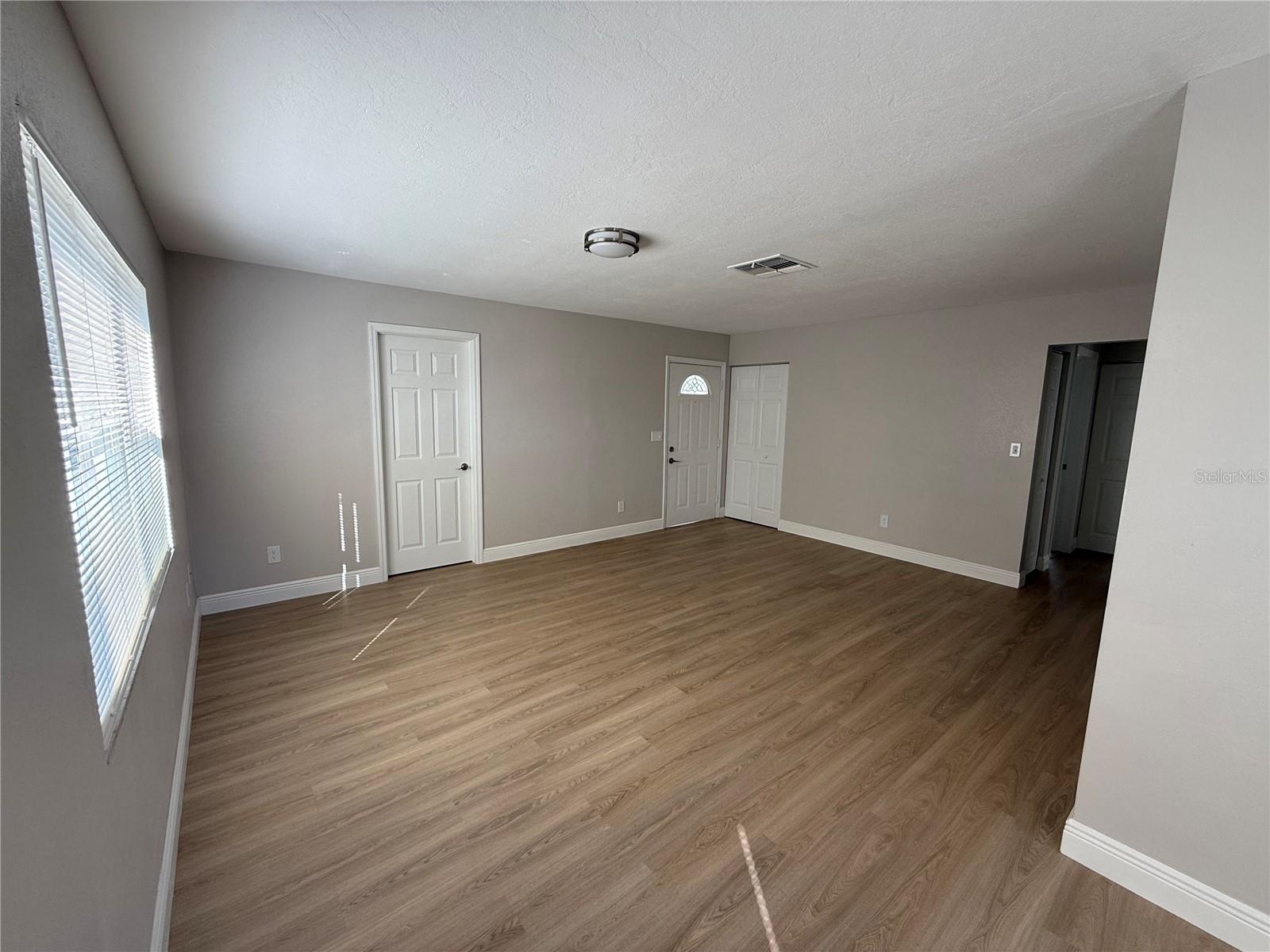 Image 11 of 24 For 6423 Skyline Court