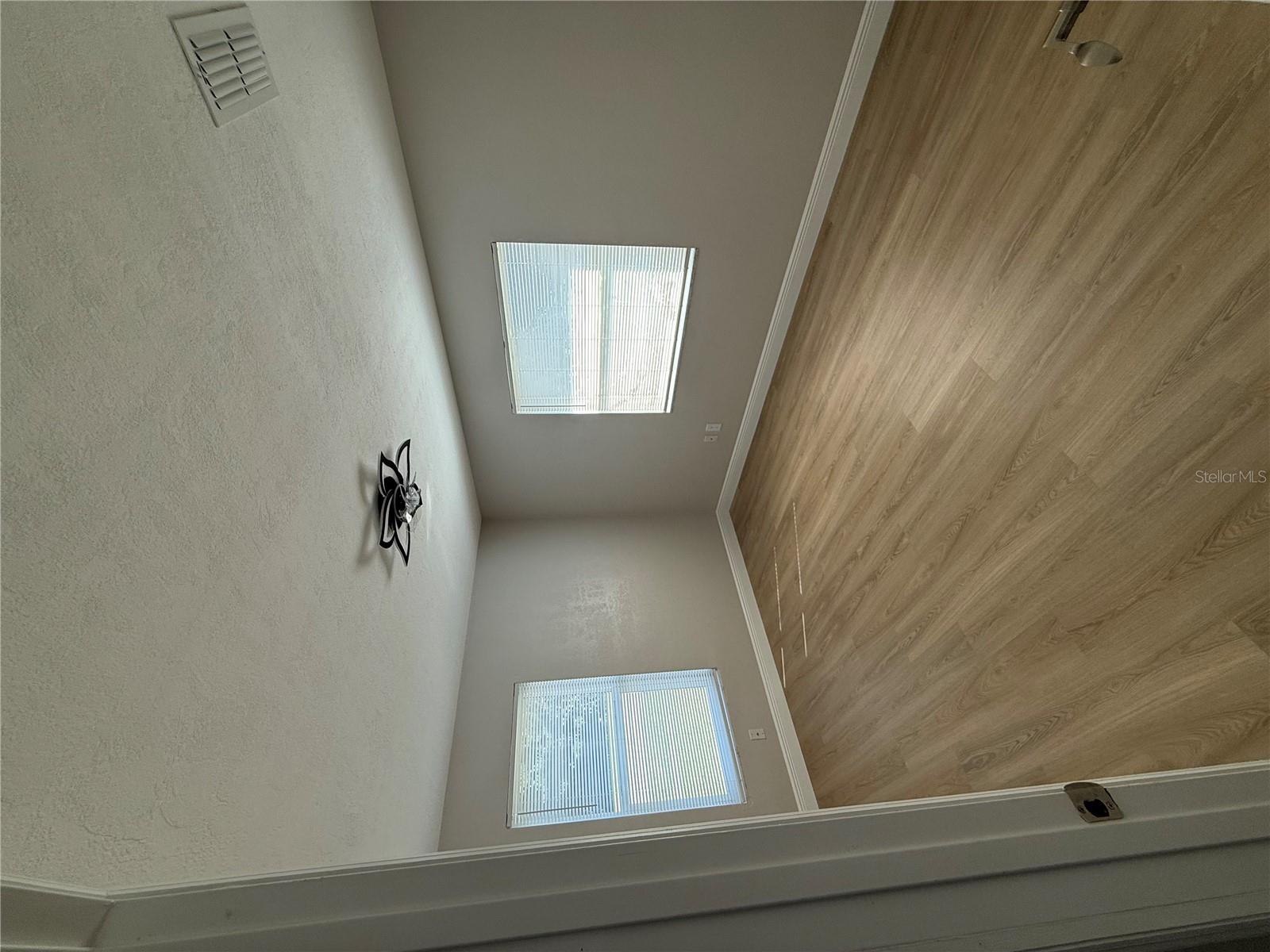 Image 21 of 24 For 6423 Skyline Court