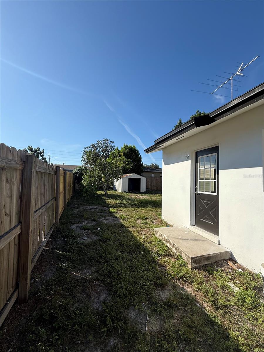 Image 5 of 24 For 6423 Skyline Court