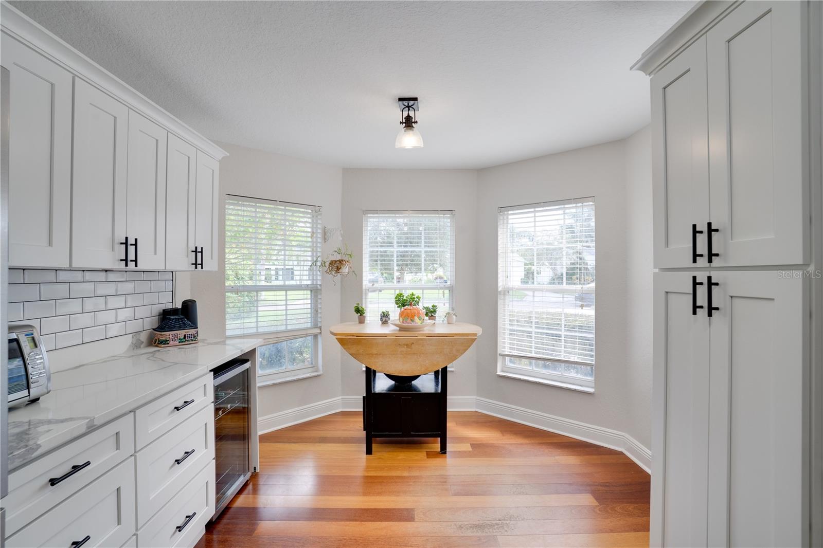 Listing photo id 10 for 725 37th Avenue N