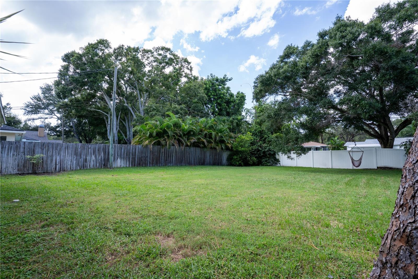 Listing photo id 22 for 725 37th Avenue N