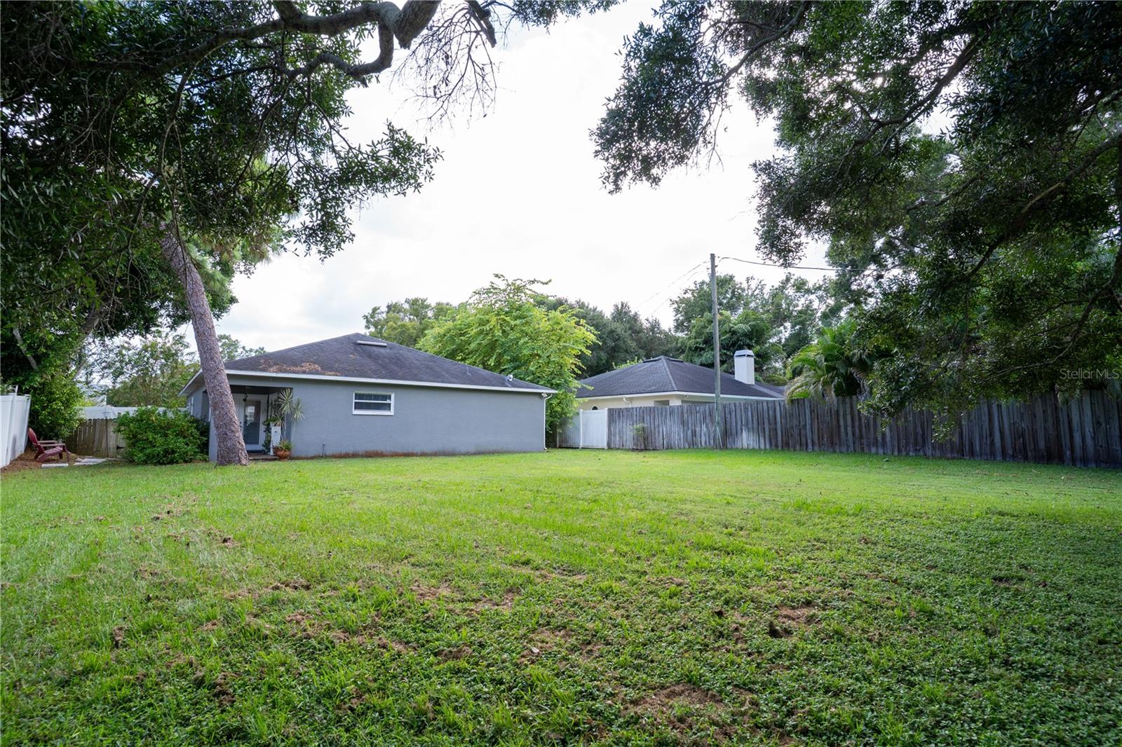 Listing photo id 25 for 725 37th Avenue N
