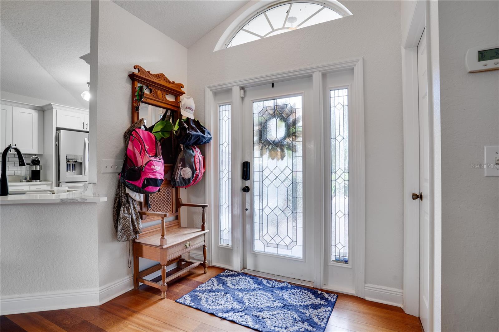 Listing photo id 1 for 725 37th Avenue N
